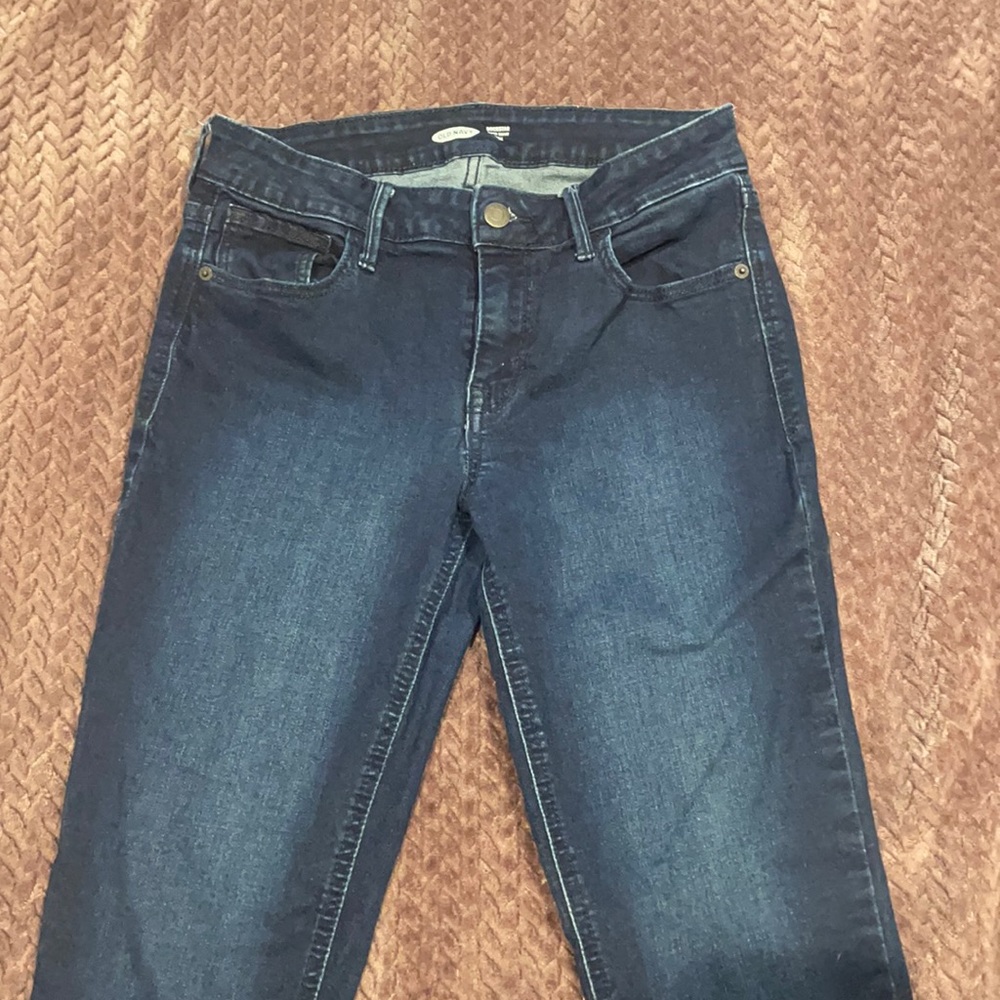 Old navy rockstar skinny jeans w/ frayed bottoms
